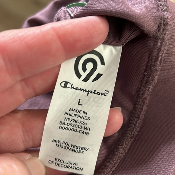 NWT Champion sports bra with crisscross back, medium Support - Picture 7 of 7